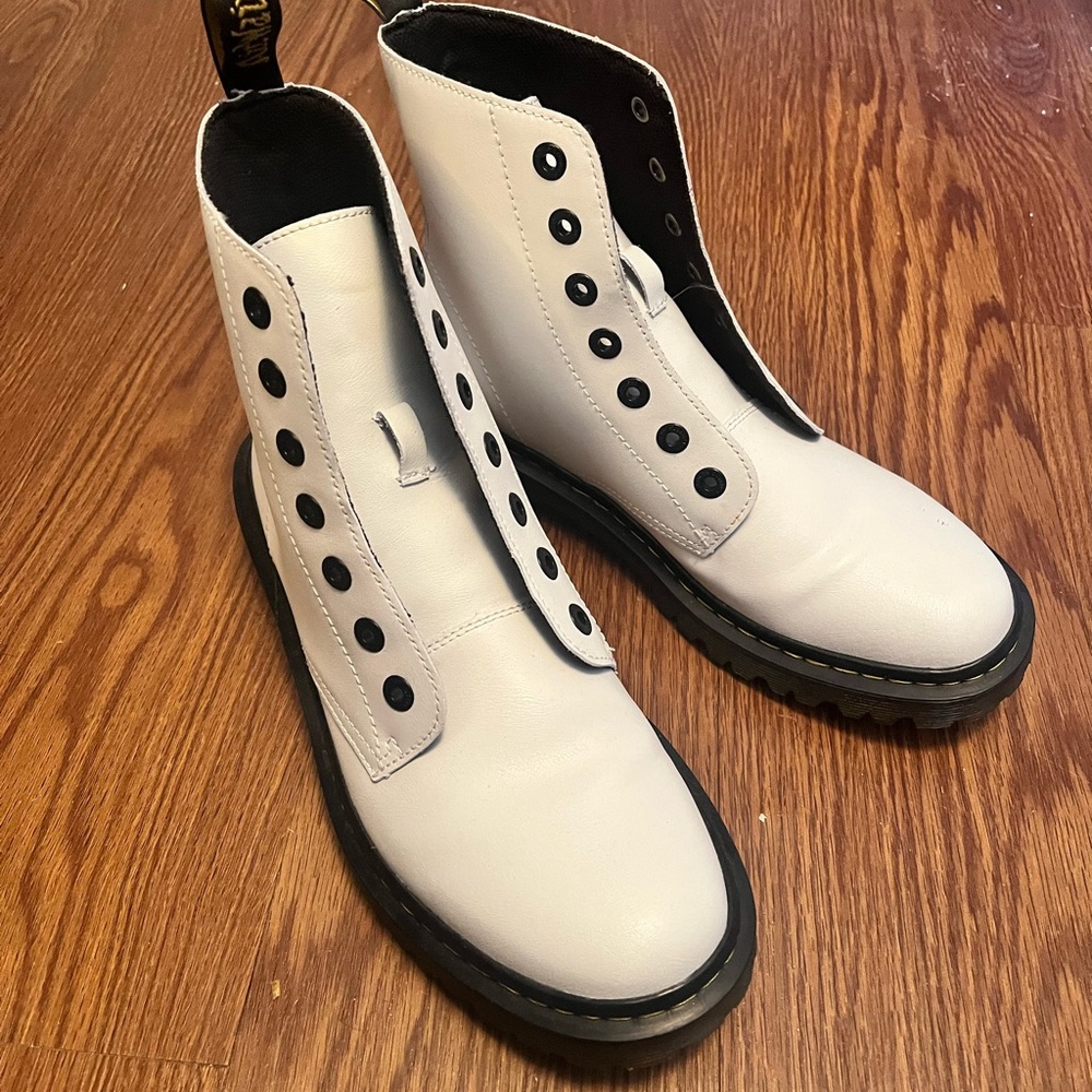 Dr. Marten Boots